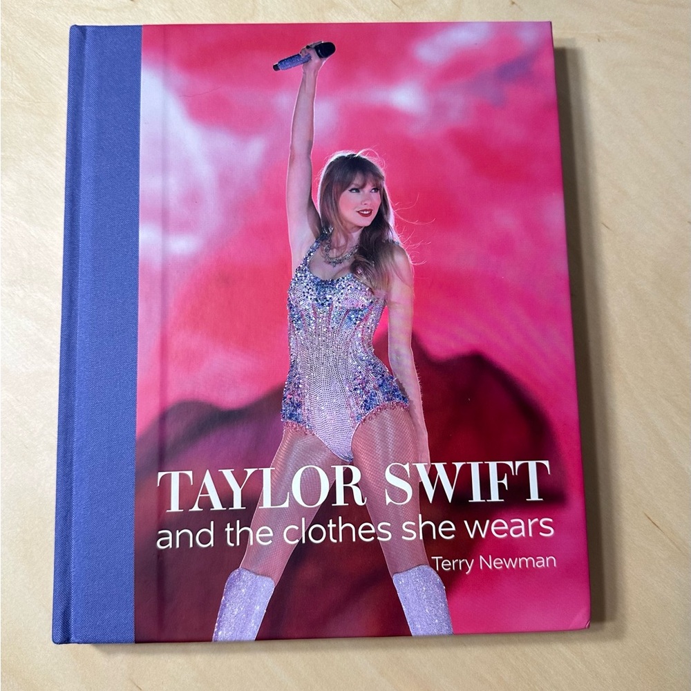 Urban Outfitters Taylor Swift & The Clothes She Wears fashion coffee table book